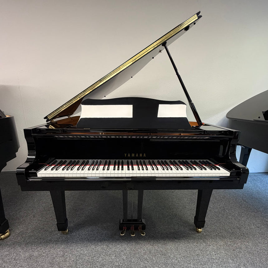Yamaha Flügel Mod. C 1 schwarz poliert 161 cm Occasion Bj. 2006, Bestzustand (gebraucht) - Musik-Ebert Gmbh