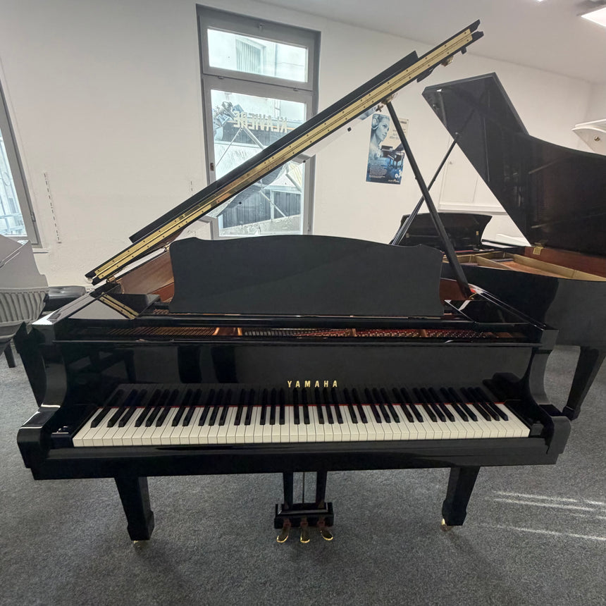 Yamaha Flügel C3 schwarz poliert Occasion Bj. 2011 (gebraucht)