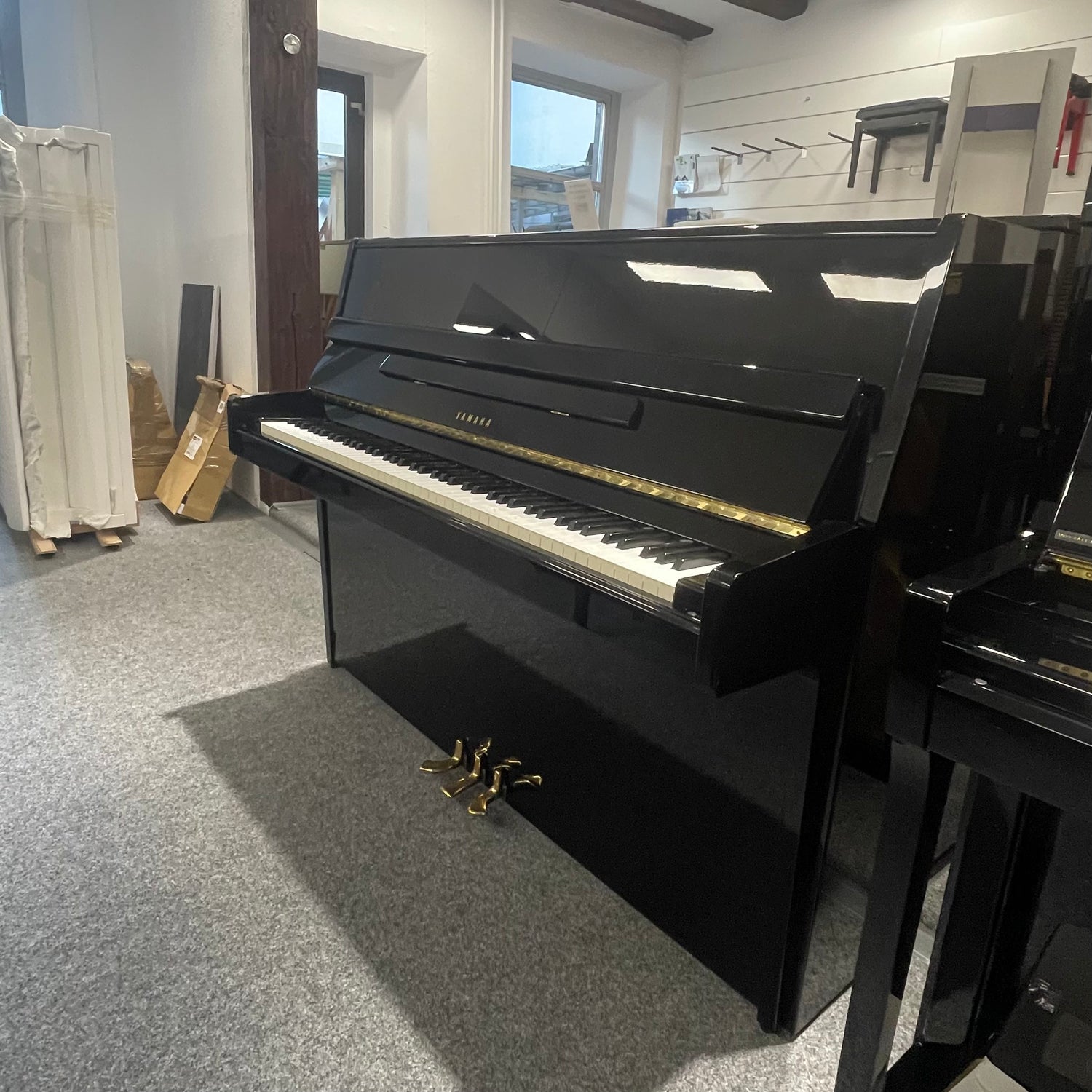Yamaha Klavier P 2 schwarz poliert Occasion sehr guter Zustand Bj. 1983 original made in Japan (gebraucht) - Musik-Ebert Gmbh