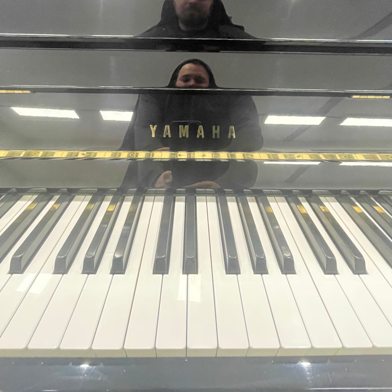 Yamaha Klavier P 2 schwarz poliert Occasion sehr guter Zustand Bj. 1983 original made in Japan (gebraucht) - Musik-Ebert Gmbh