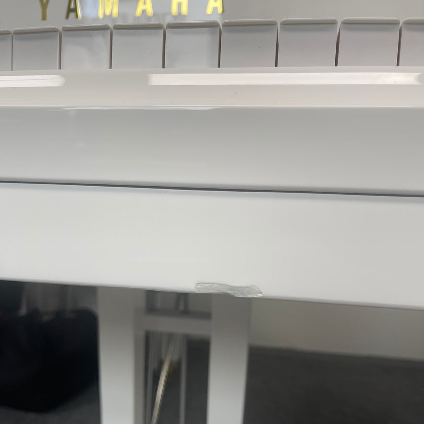 Yamaha GB1 K Flügel weiss poliert - Lackschaden vorne Kante - Sonderpreis (Flügel ist Nagelneu)