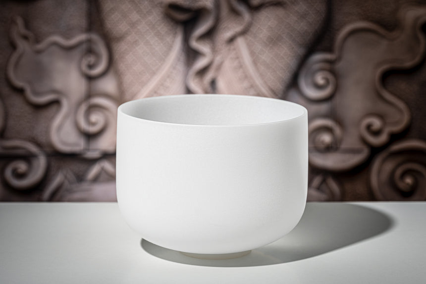 MEINL Sonic Energy CSB10D, white frosted – against an ornate background