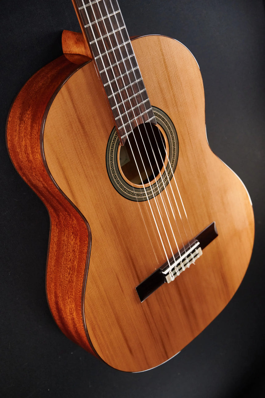 Guitare de concert Höfner HC404 4/4 modèle spécial limité
