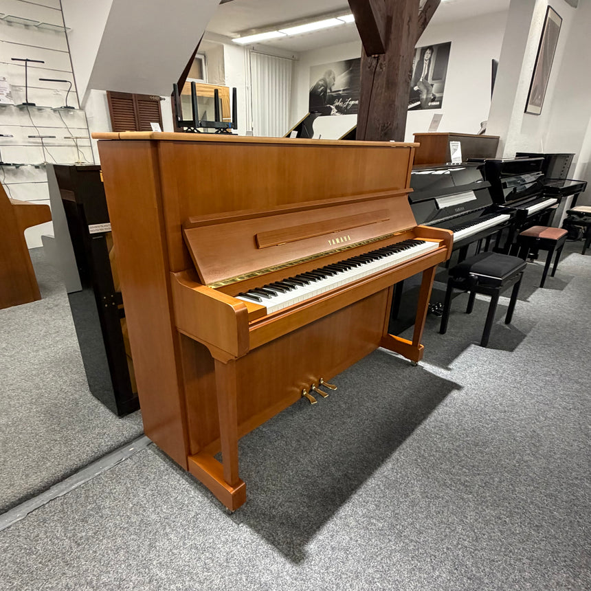 Yamaha Klavier P 121 kirsche satiniert Occasion Bj. 2002, Bestzustand (gebraucht) - Musik-Ebert Gmbh