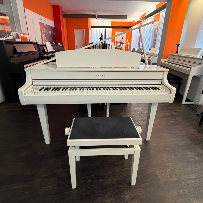 YAMAHA CLP-765 GP DIGITALFLÜGEL – WEISS HOCHGLANZ - sehr guter Zustand (gebraucht) + Klavierbank - Baujahr 2021 - Musik-Ebert Gmbh