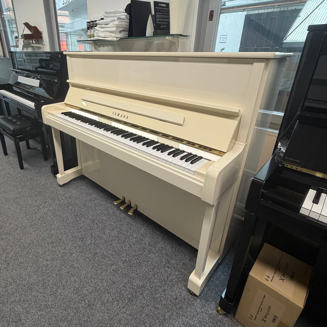 Yamaha Klavier P 121 N Silent weiß poliert Occasion Bj. 2001 (gebraucht) - Musik-Ebert Gmbh
