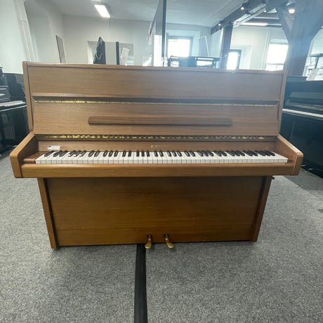 KNIGHT Klavier K - 112 Occasion Nussbaum Bj. 1980 sehr schönes Einsteiger Klavier (gebraucht) - Musik-Ebert Gmbh