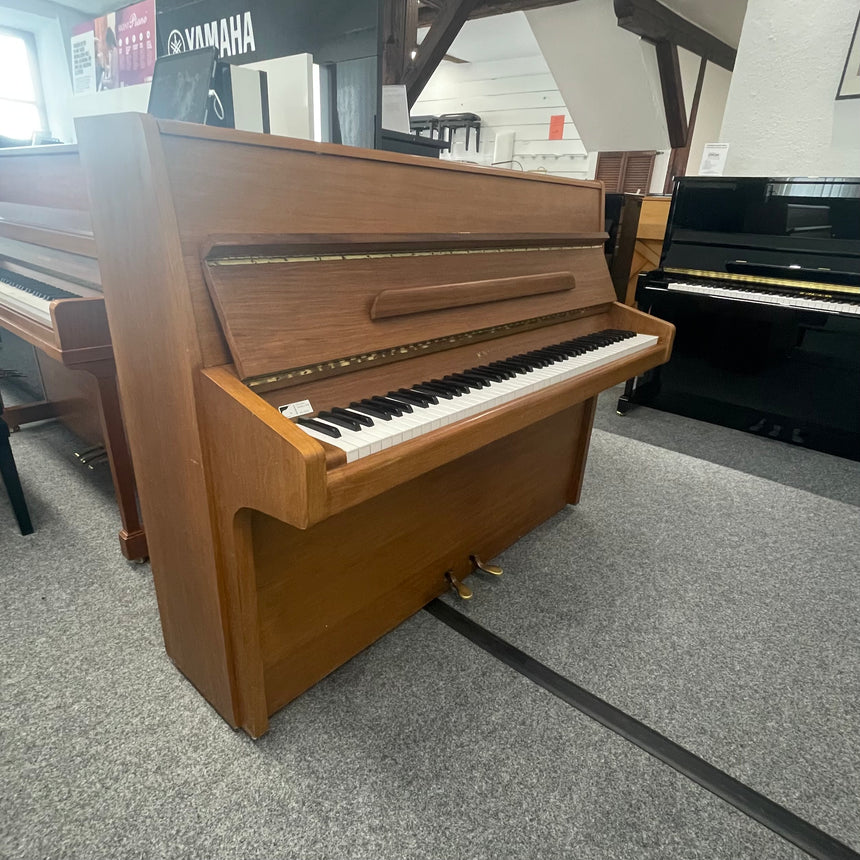 KNIGHT Klavier K - 112 Occasion Nussbaum Bj. 1980 sehr schönes Einsteiger Klavier (gebraucht) - Musik-Ebert Gmbh