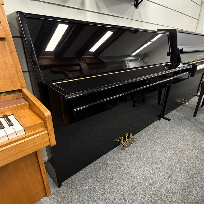 Yamaha Klavier M1J Occasion – schwarz poliert, Bj. 1982, Made in Japan (gebraucht)