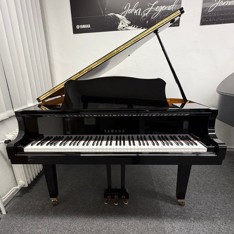 Yamaha Flügel GP 1 Occasion – schwarz poliert, Bj. 1997, Made in Japan (gebraucht) - Musik-Ebert Gmbh