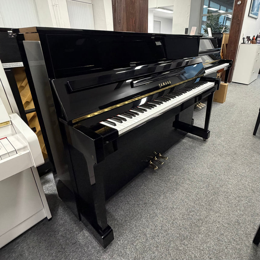 Yamaha Klavier E 116 T Occasion – schwarz poliert, Bj. 1997, sehr guter Zustand (gebraucht)