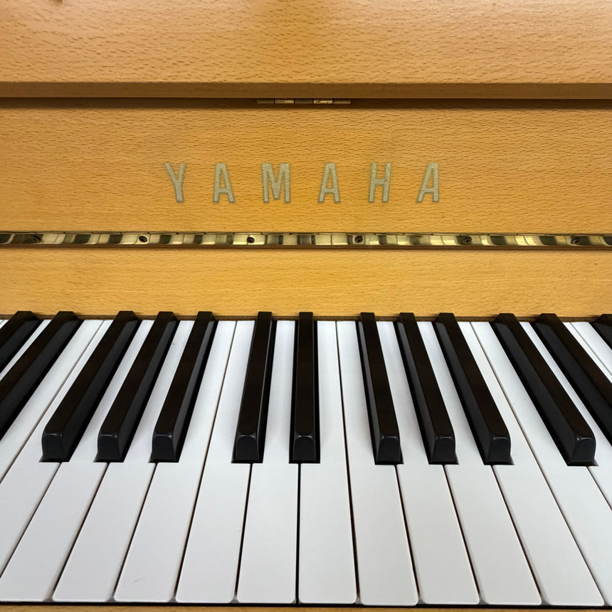 Yamaha Klavier V 114 NT Occasion – Buche natur, Bj. 1998, sehr guter Zustand (gebraucht)