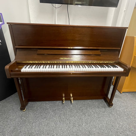 GROTRIAN-STEINWEG Klavier 122 K Occasion Nussbaum sehr guter Zustand Bj. 1985 (gebraucht) - Musik-Ebert Gmbh