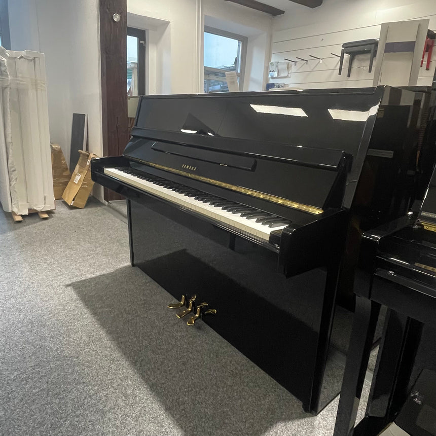 Yamaha Klavier P 2 schwarz poliert Occasion sehr guter Zustand Bj. 1983 original made in Japan (gebraucht)