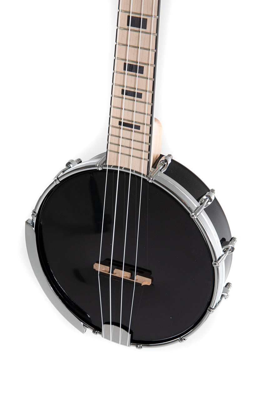 VGS Manoa Banjo-Ukulele VG512500 mit schwarzem Fell – Korpus und Hals schräg von rechts