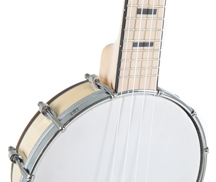 VGS Manoa Banjo-Ukulele VG512550 mit weißem Fell – Detail von Halsansatz und Spannreifen