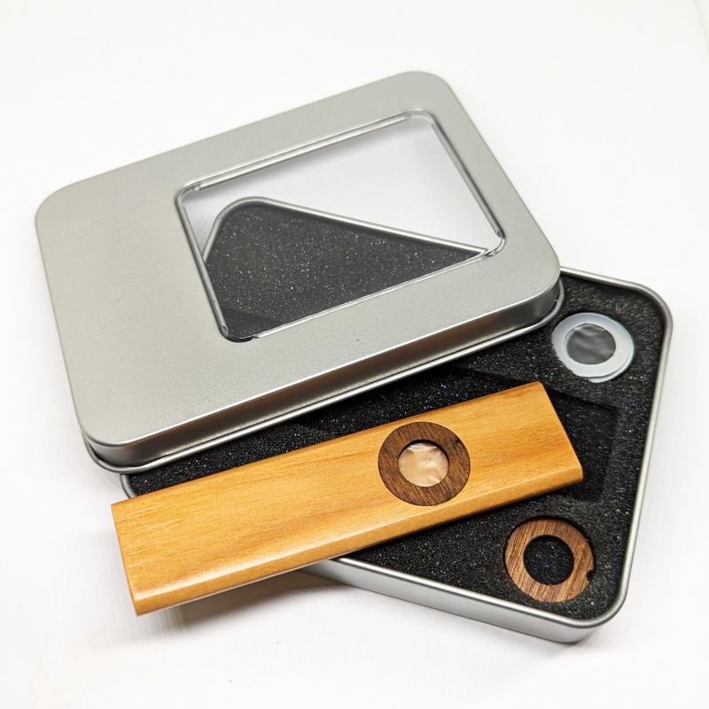 U-Turn Holzkazoo mit Ersatzmembran inklusive edler Metallbox