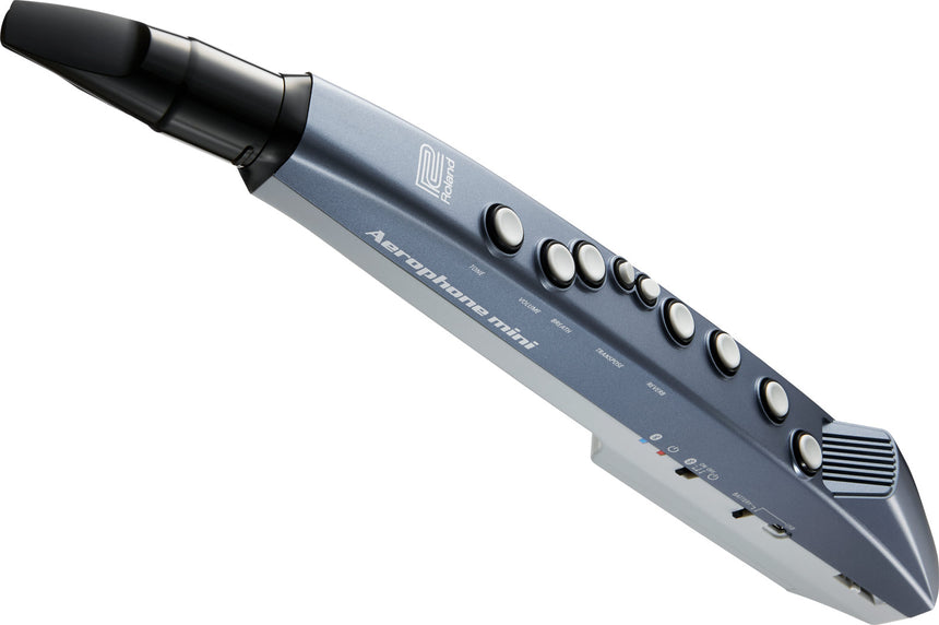 Roland Aerophone mini AE-01 – Ansicht schräg von links oben mit Griffklappen