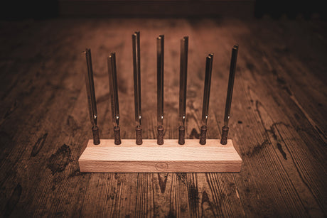 Meinl TTF-SET-CHA-7 Stimmgabel-Set mit Korkgriffen – Set auf Holzhalter