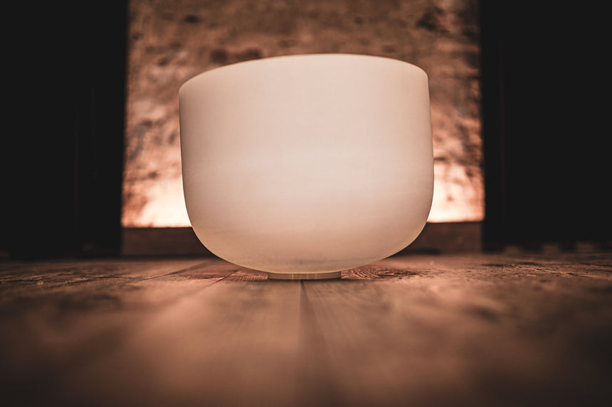 MEINL Sonic Energy CSB13D, blanc dépoli – sous un éclairage chaleureux