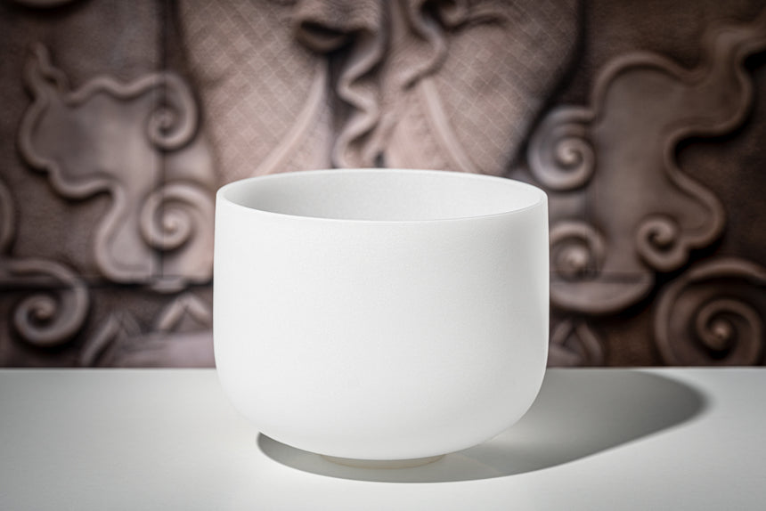 MEINL Sonic Energy CSB10E, white frosted – against an ornate background