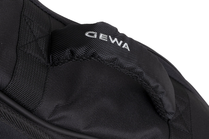 GEWA Premium 20 black acoustic guitar gig bag – shoulder strap detail