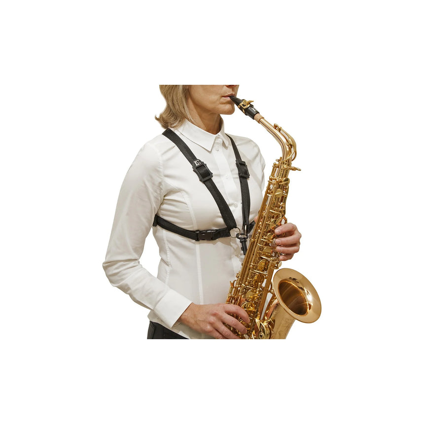Harnais de saxophone BG S41SH noir pour femme – porté en jouant du saxophone