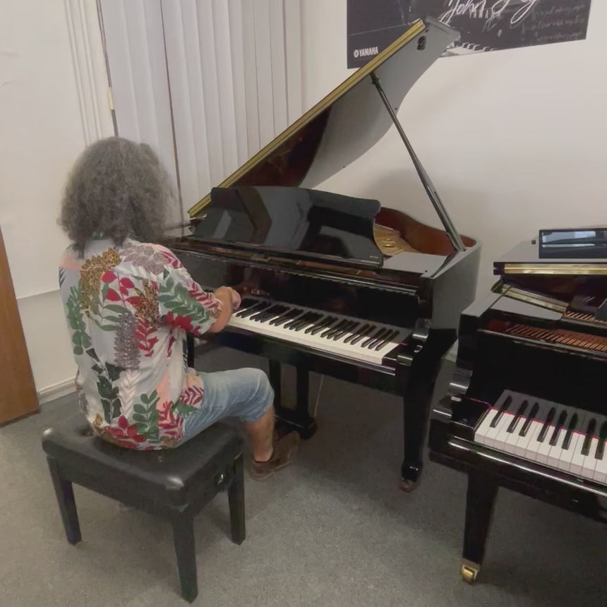 KAWAI Flügel Mod. RX 1 schwarz poliert 164 cm , Bestzustand, original made in Japan Bj. 1989 (gebraucht)