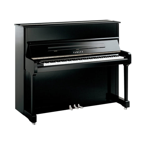 Yamaha P 121 PEC Klavier schwarz poliert mit Chrom-Beschlägen – Frontansicht
